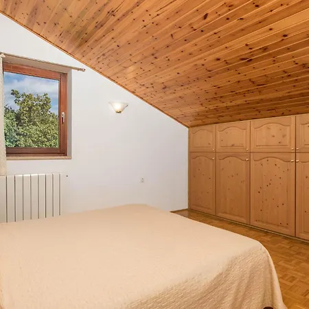 2 Bedroom Gorgeous In Apartamento Lovran