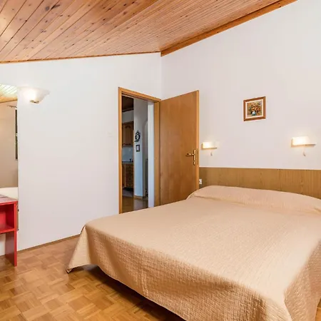 2 Bedroom Gorgeous In *