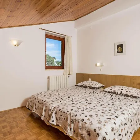 2 Bedroom Gorgeous In Apartamento *