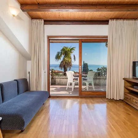 2 Bedroom Gorgeous In * Lovran