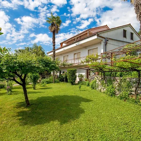 2 Bedroom Gorgeous In Apartment Lovran