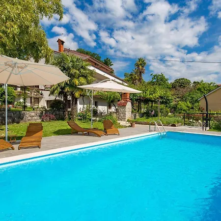 Apartment 2 Bedroom Gorgeous In Lovran