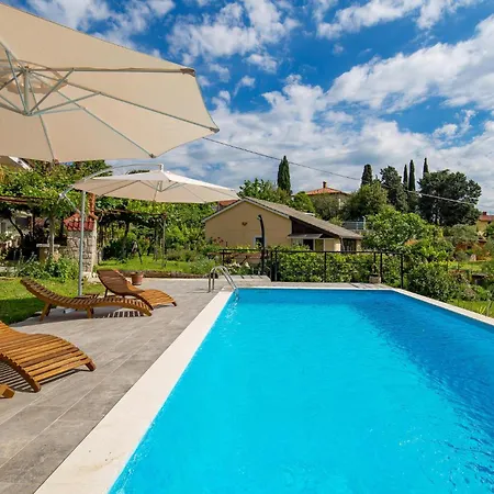 2 Bedroom Gorgeous In *