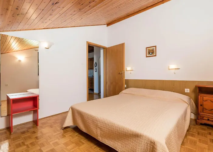 2 Bedroom Gorgeous In *