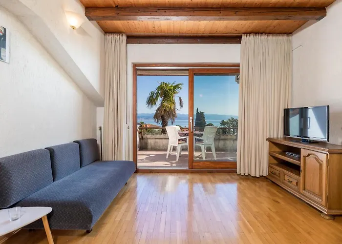 2 Bedroom Gorgeous In * Lovran