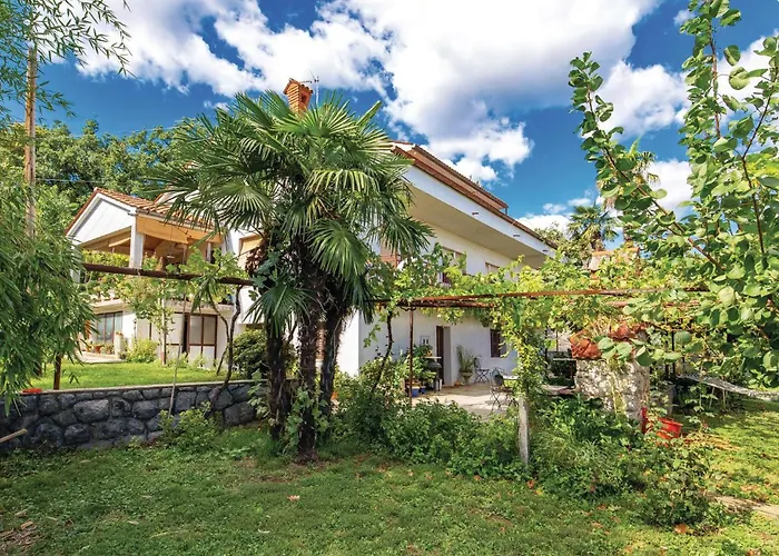 2 Bedroom Gorgeous In *